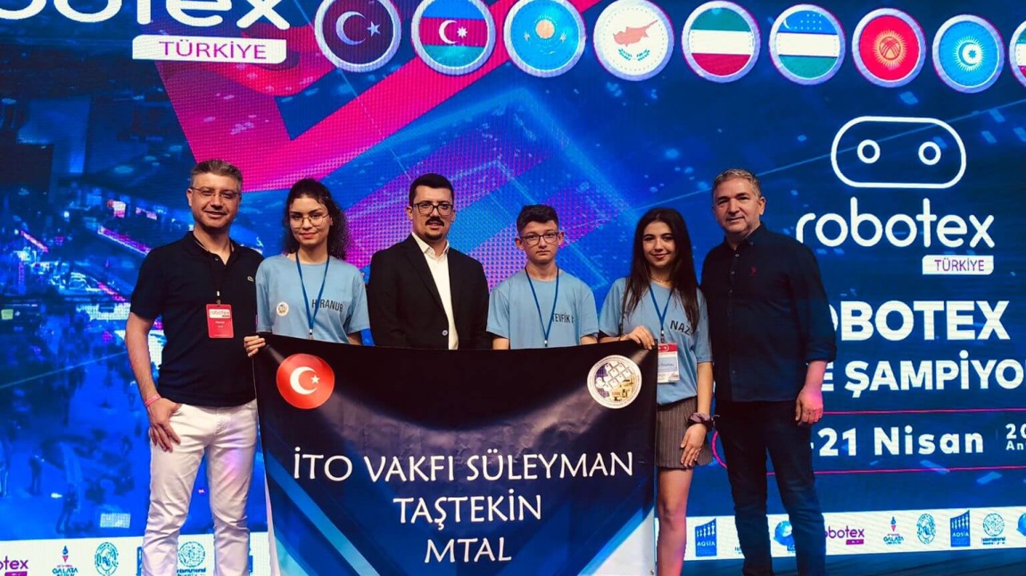 Okulumuzdan Robotex Türkiye'de 2 Türkiye Birinciliği